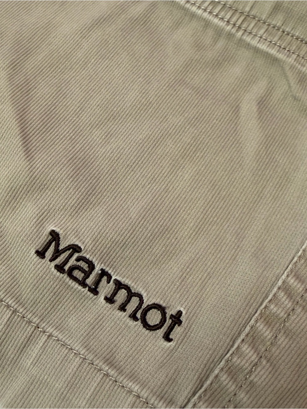 Marmot Hiking Shorts Womens Size 8 Beige Outdoor Gorpcore FLAW Missing Button